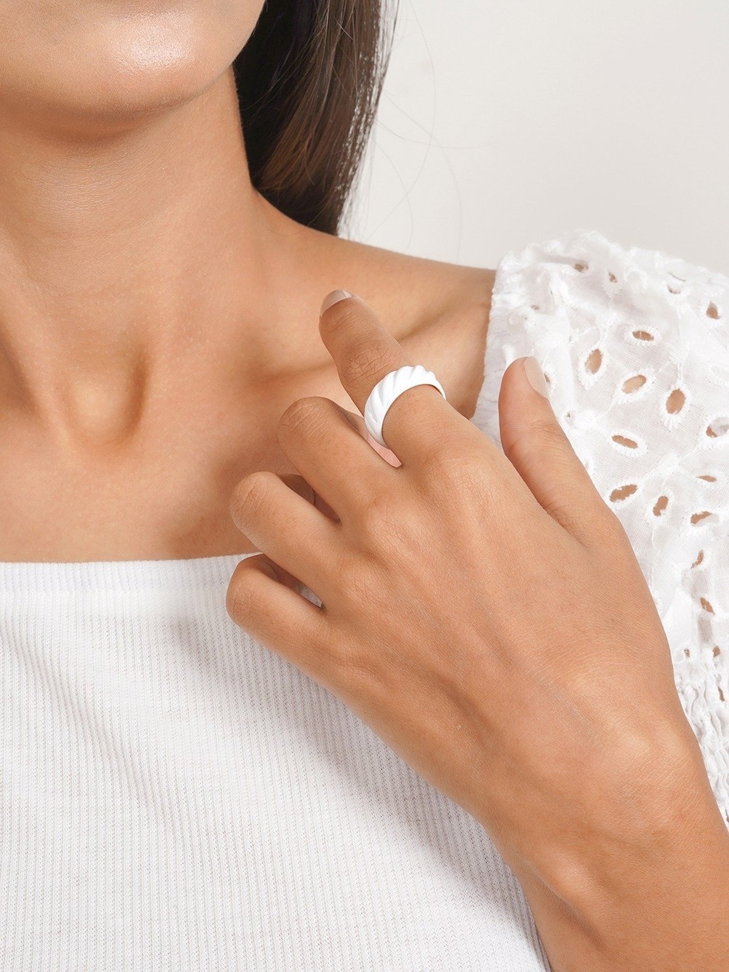 Joker & Witch White Truffle Croissant Ring