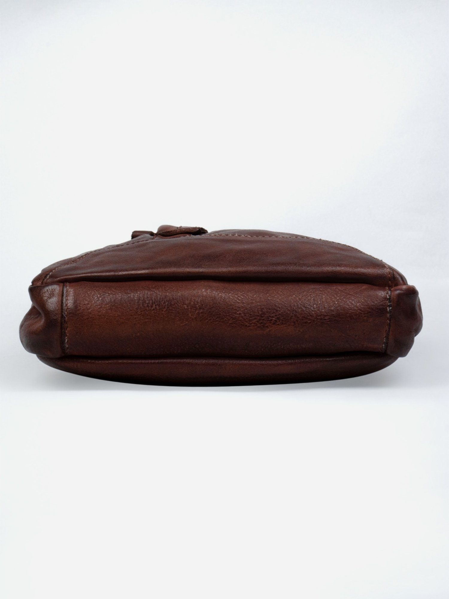 Art N Vintage Oliver Cognac Leather Solid Medium Cross Body Bag