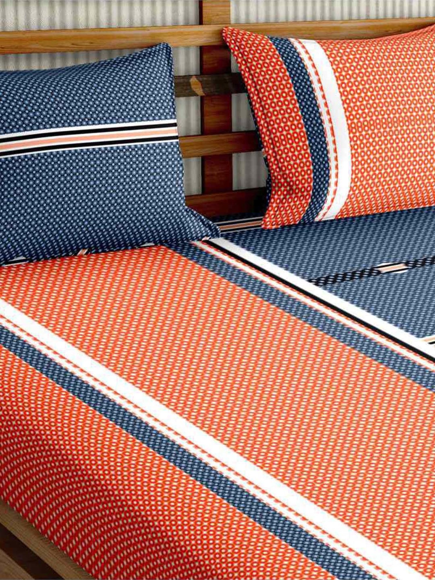Bella Casa Stella Collection Orange & Blue Cotton 180 TC Bedsheet with 2 Pillow Covers