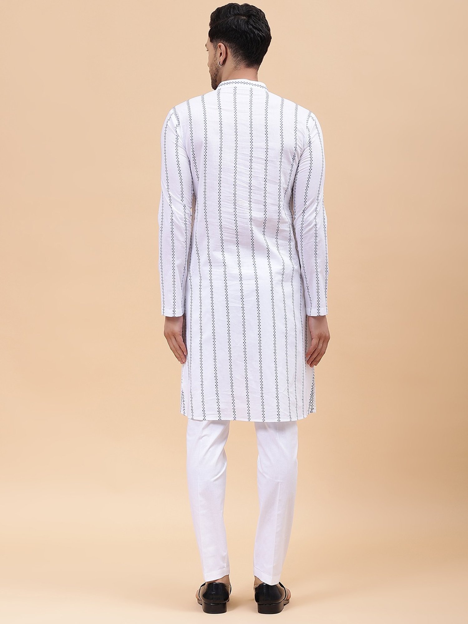 Manthan Red Full Sleeves Solid Kurta