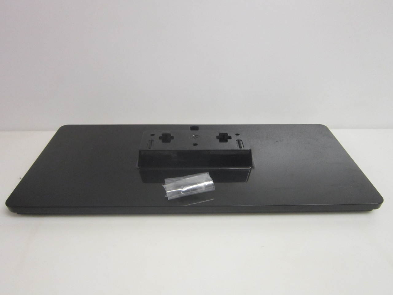 Magnavox 39MF412B/F7 & 39MF412BF7 Stand W/Screws - New