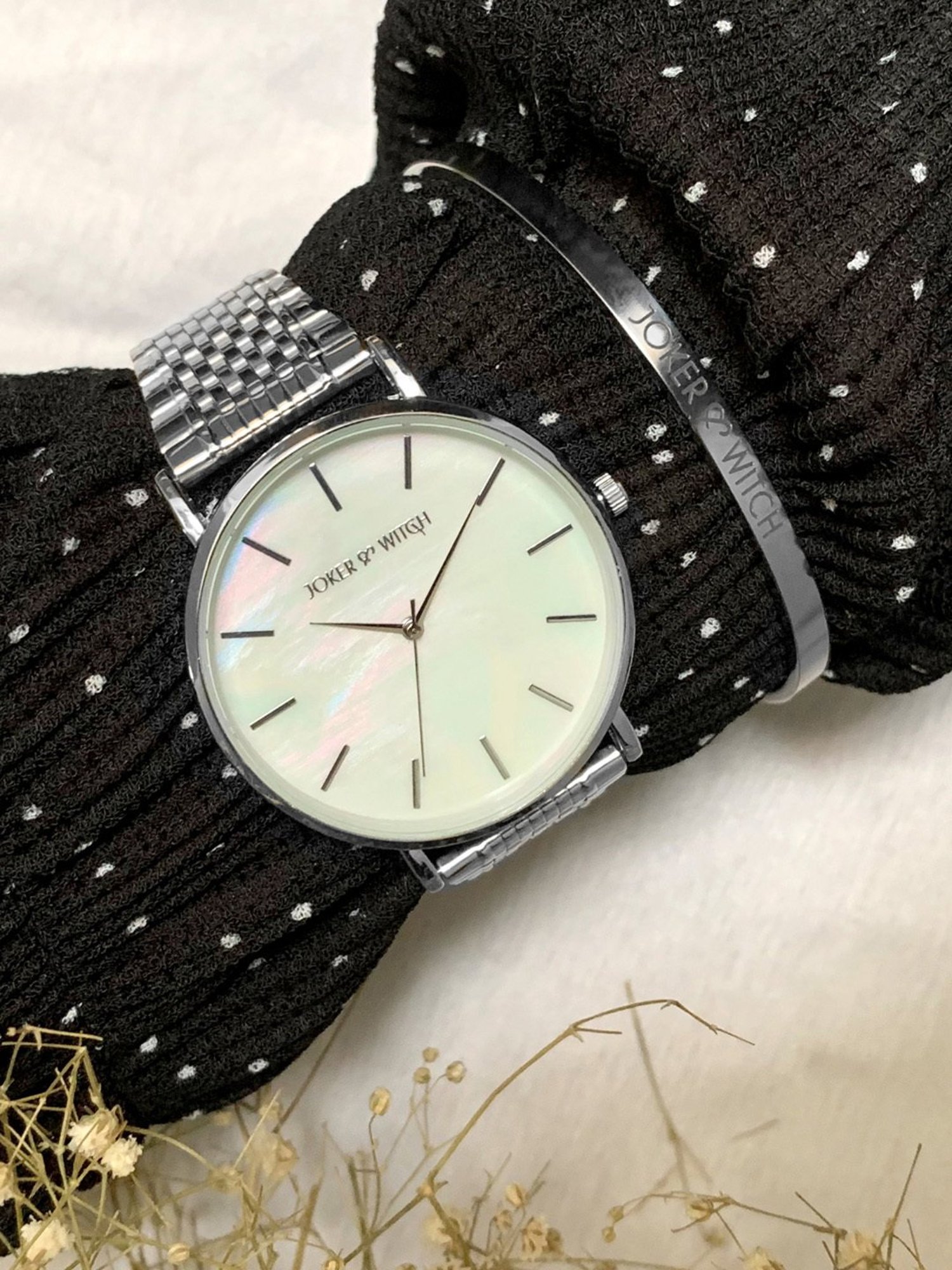 Daniel Klein DKG002-1 Analog Watch for Women With Bracelets