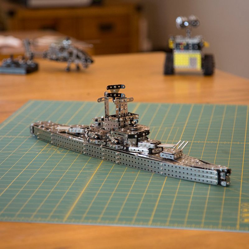  Fat Brain Toys Real Engineering/Real Construction: Battleship FB409-1