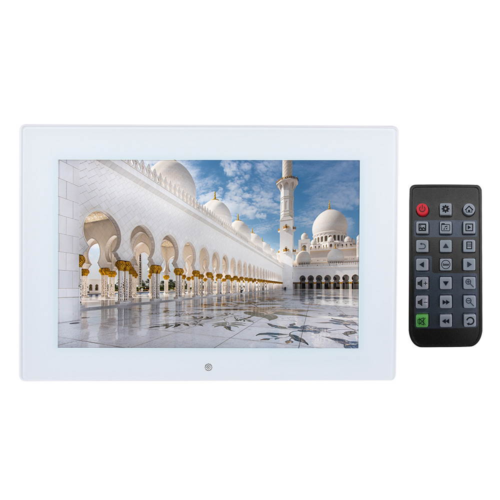 Clapper Hollow HC102 Weimaraner Framed Print