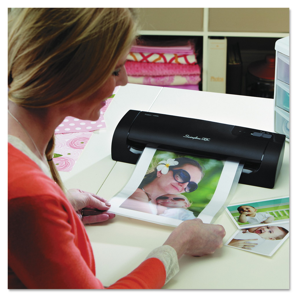 Swingline GBC Fusion 1000L Laminator 3mil to 9"W; 5mil 4" x 6" 1703072