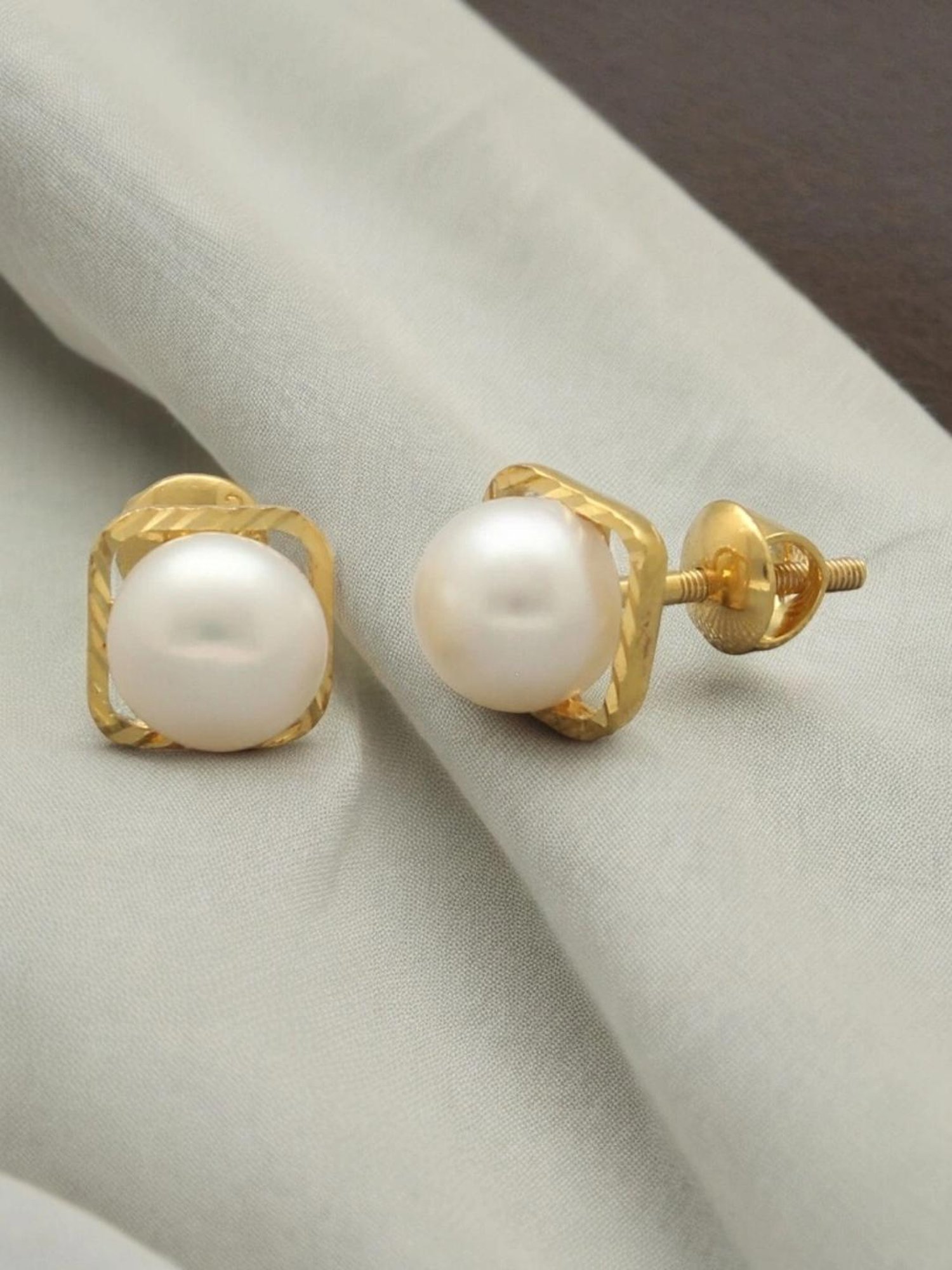 Sri Jagdamba Pearls 22k Ciana Gold Earrings