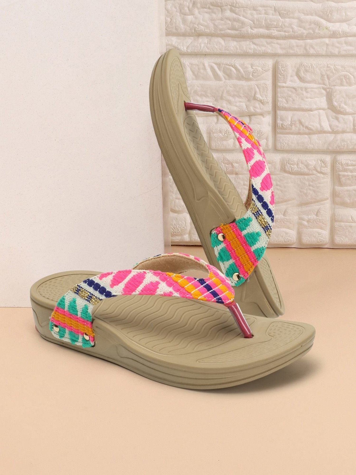 CL Sports by Carlton London Women's Pink Thong Wedges