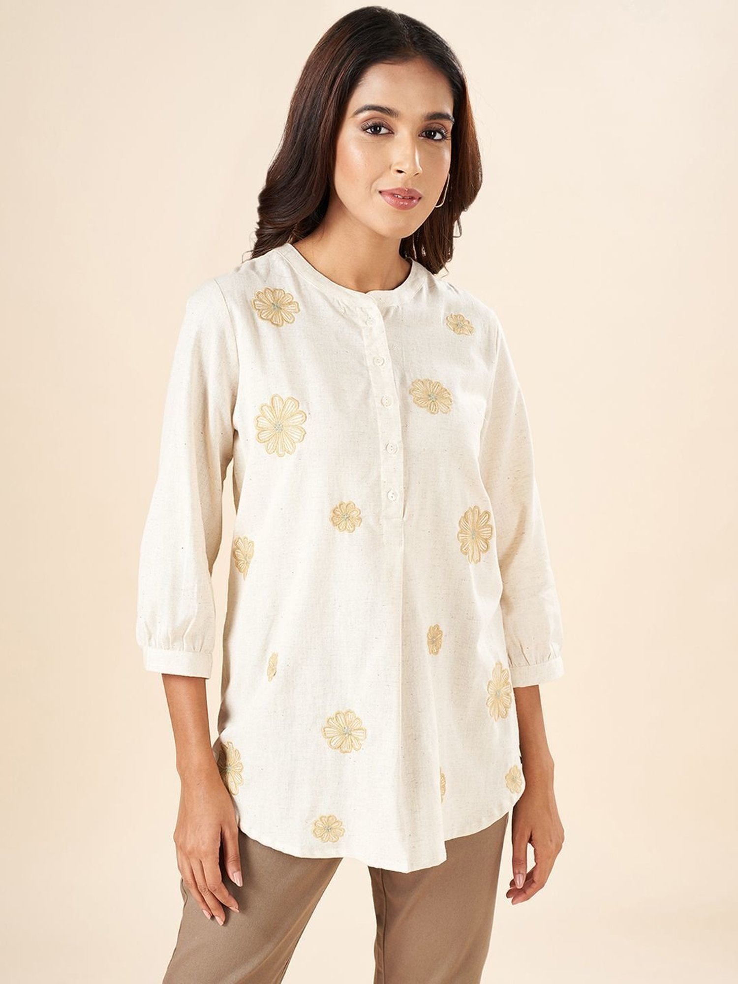 Akkriti by Pantaloons Off-White Cotton Embroidered Tunic