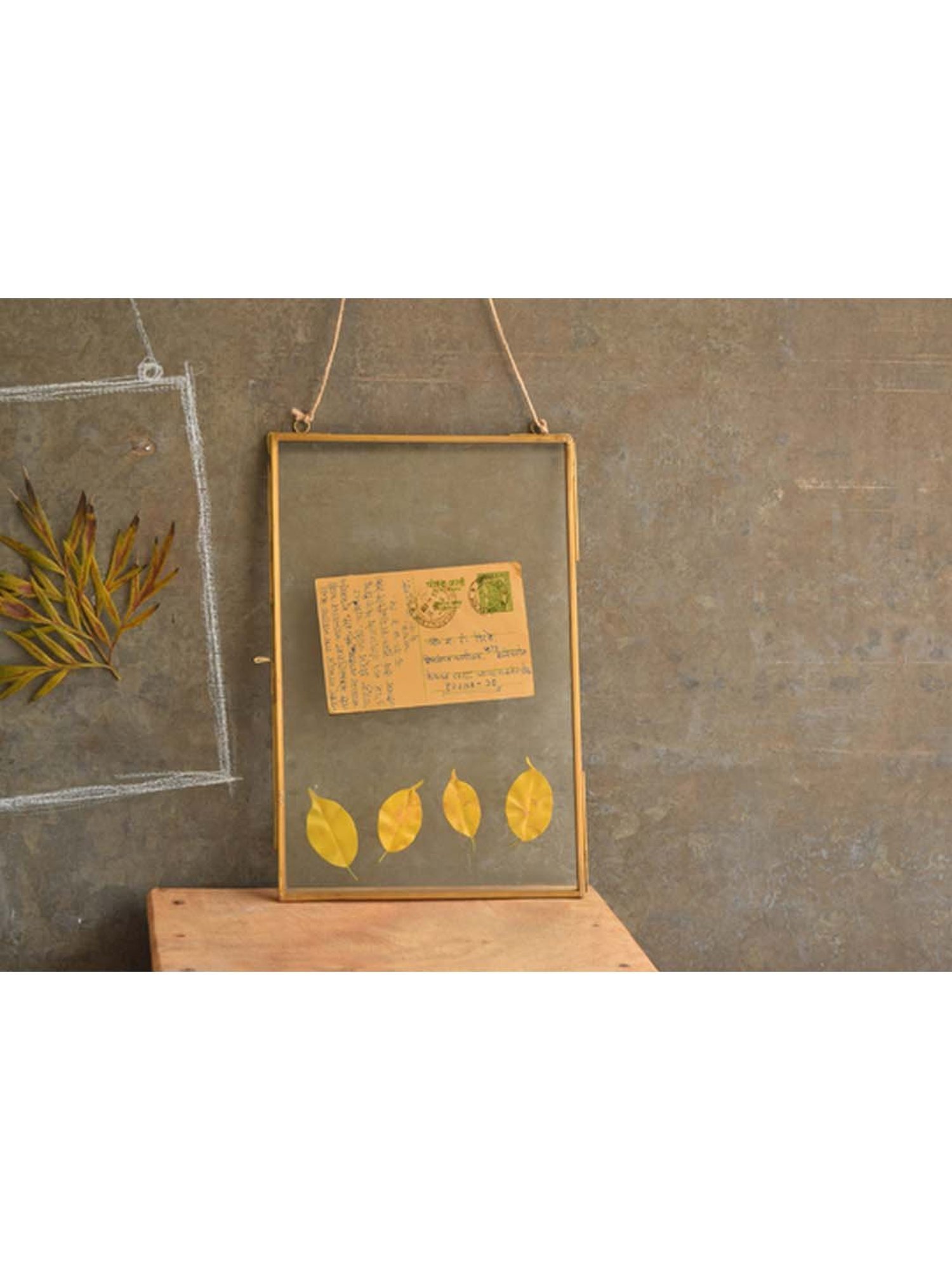 COPPRE Transparent & Golden Brass Monotone Photoframe - Set of 1