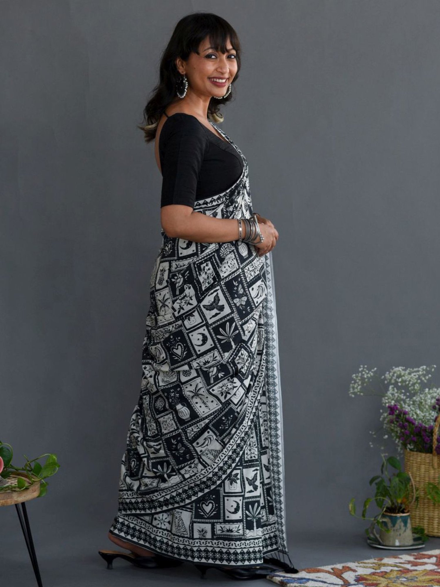 Suta Black & White Cotton Printed Saree Without Blouse