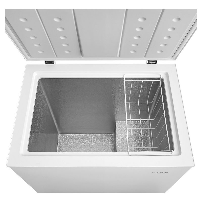 Frigidaire 7.0 cu ft Chest Freezer White