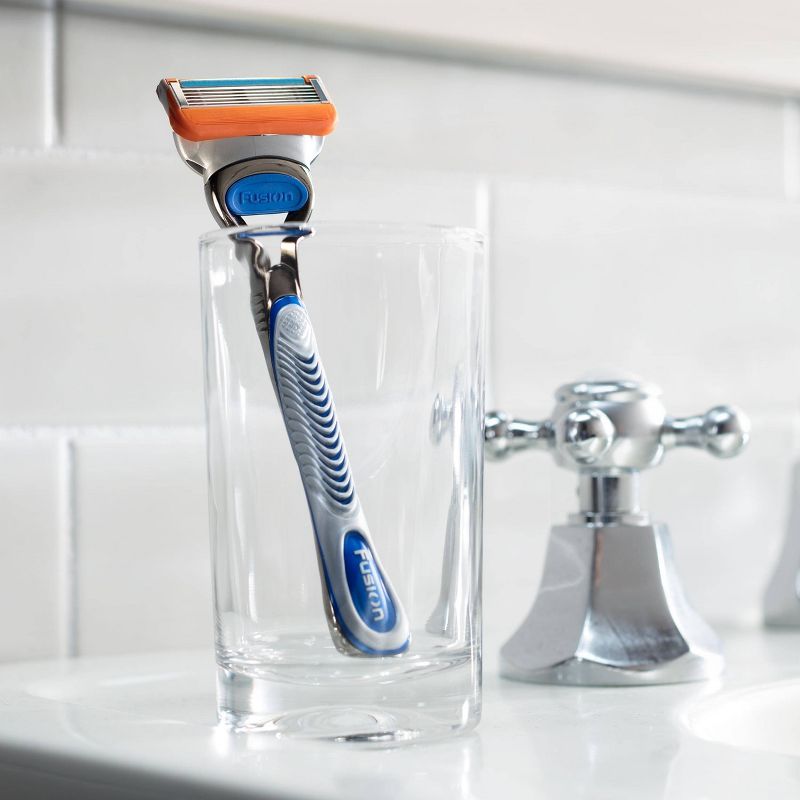 Gillette Fusion5 Men's Razor - 1 Handle + 2 Refills