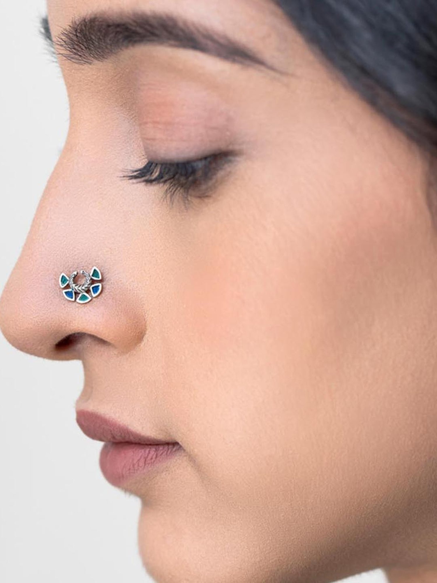 Zavya 92.5 Sterling Silver Floral Nosepin for Women