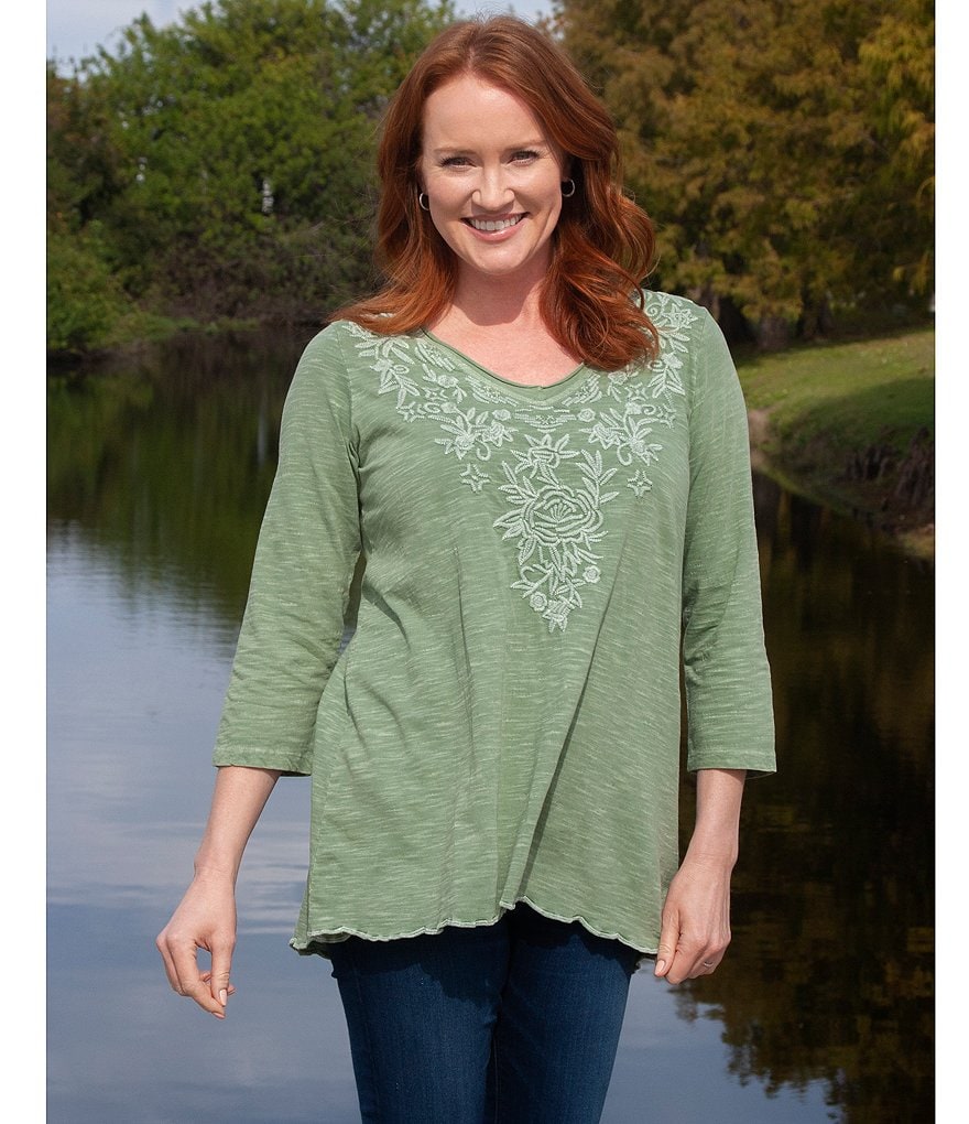 Karyn Seo Mari Vintage Tonal Embroidered V-Neck 3/4 Sleeve Scalloped Hem Cotton Tunic Top