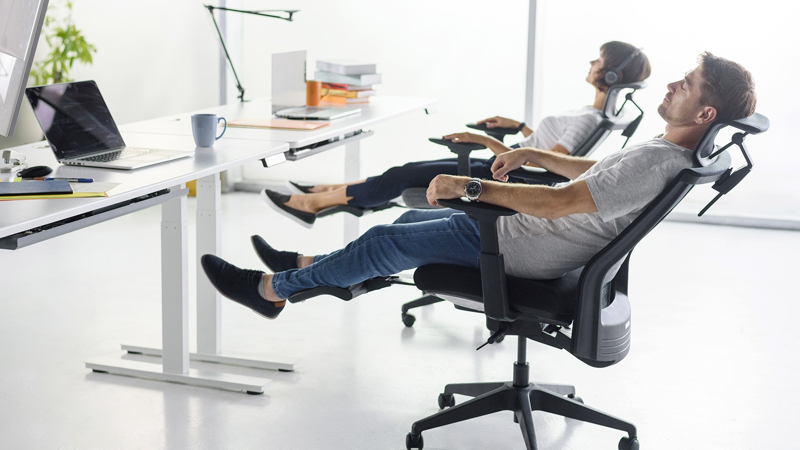 Autonomous Ergonomic Office Chair - ErgoChair Core with Rest All Black