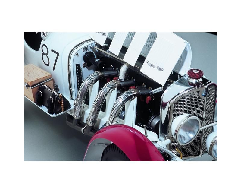 Mercedes Benz SSKL #87 Rudolf Caracciola "White Elephant" Mille Miglia (1931) 1/18 Diecast Model Car by CMC