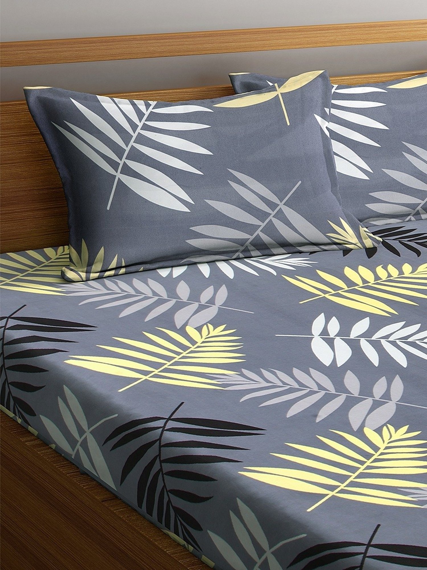 Klotthe Floral Grey 210 TC Cotton King Bedsheet with 2 Pillow Covers