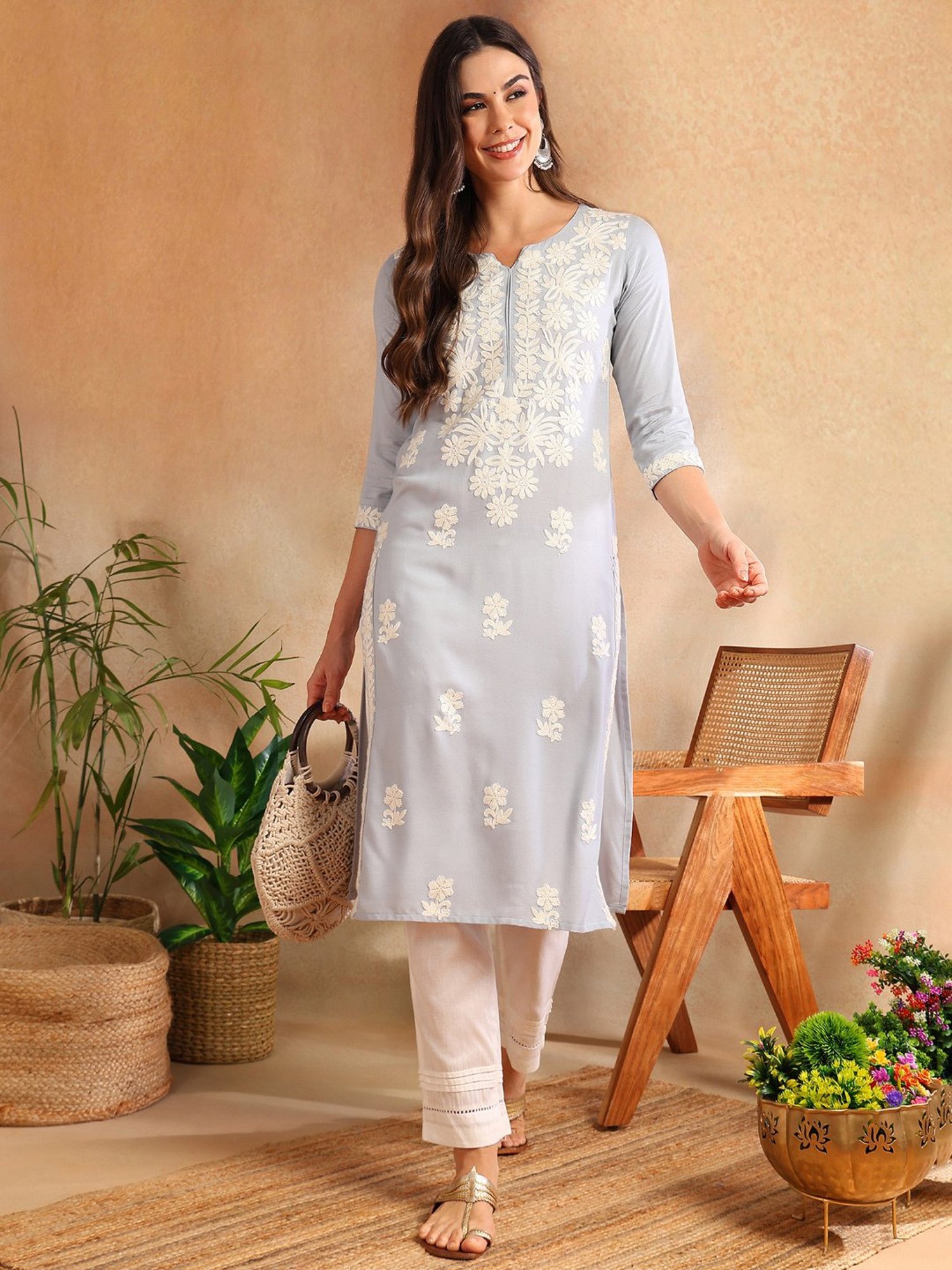 Vaamsi Light Blue Embroidered Straight Kurta
