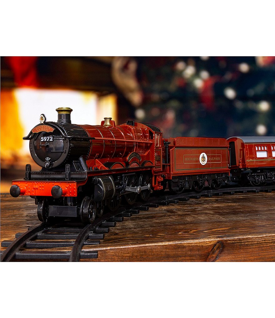 Lionel Hogwarts Express Ready to Play Train Set