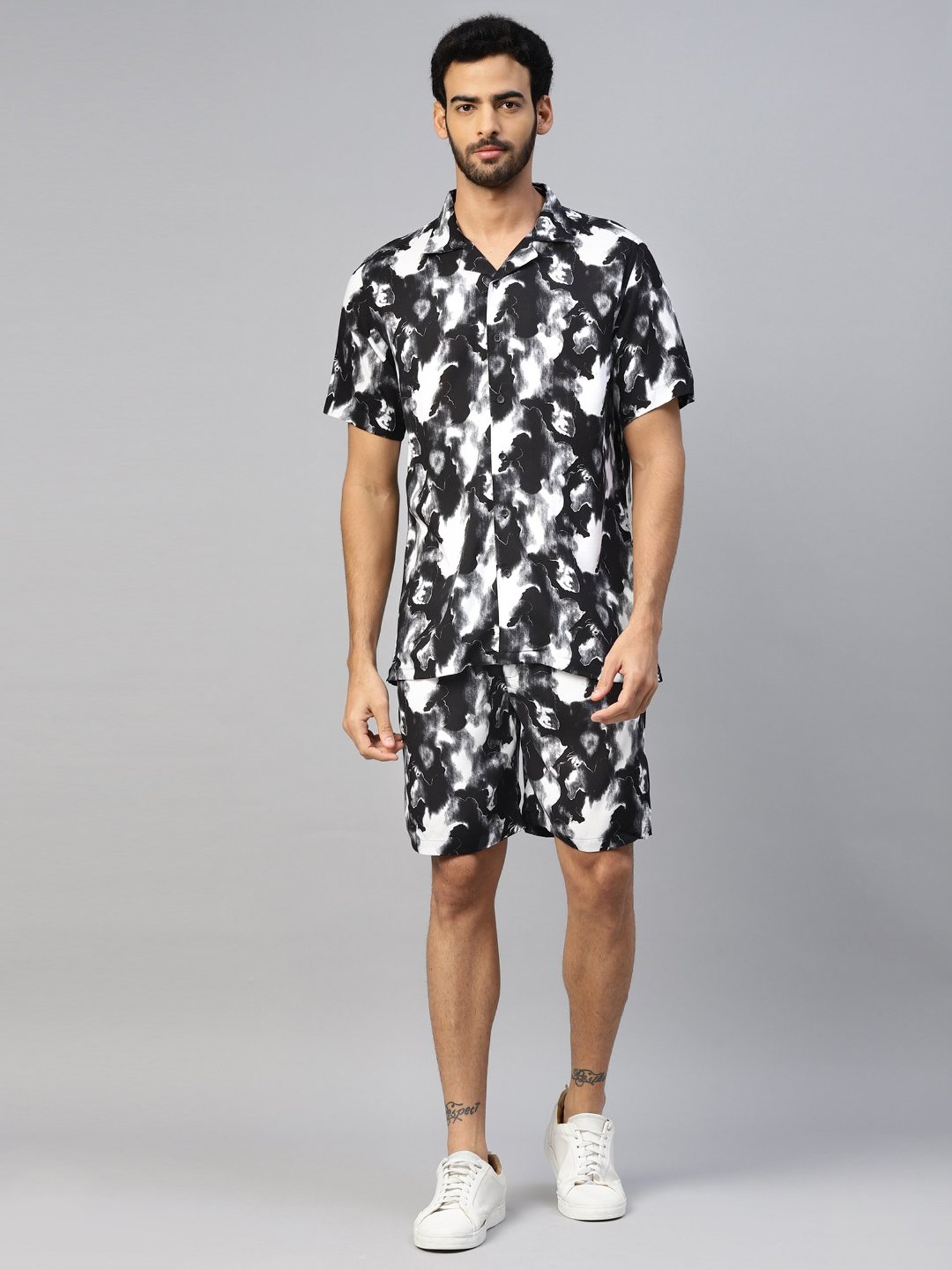 Don Vino Black & White Relaxed Fit Printed Shirt & Shorts Set