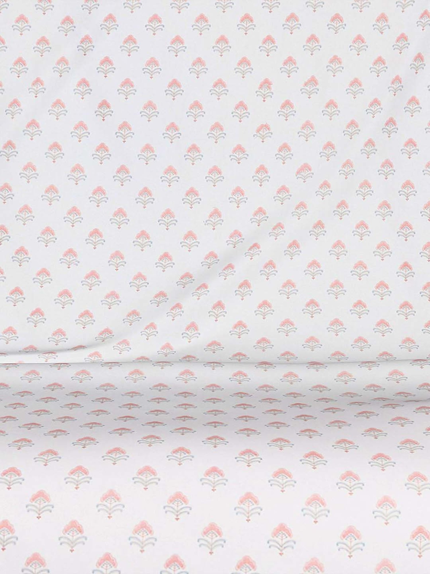 Living Scapes by Pantaloons Pink Cotton Bedsheet With 2 Pillow Covers