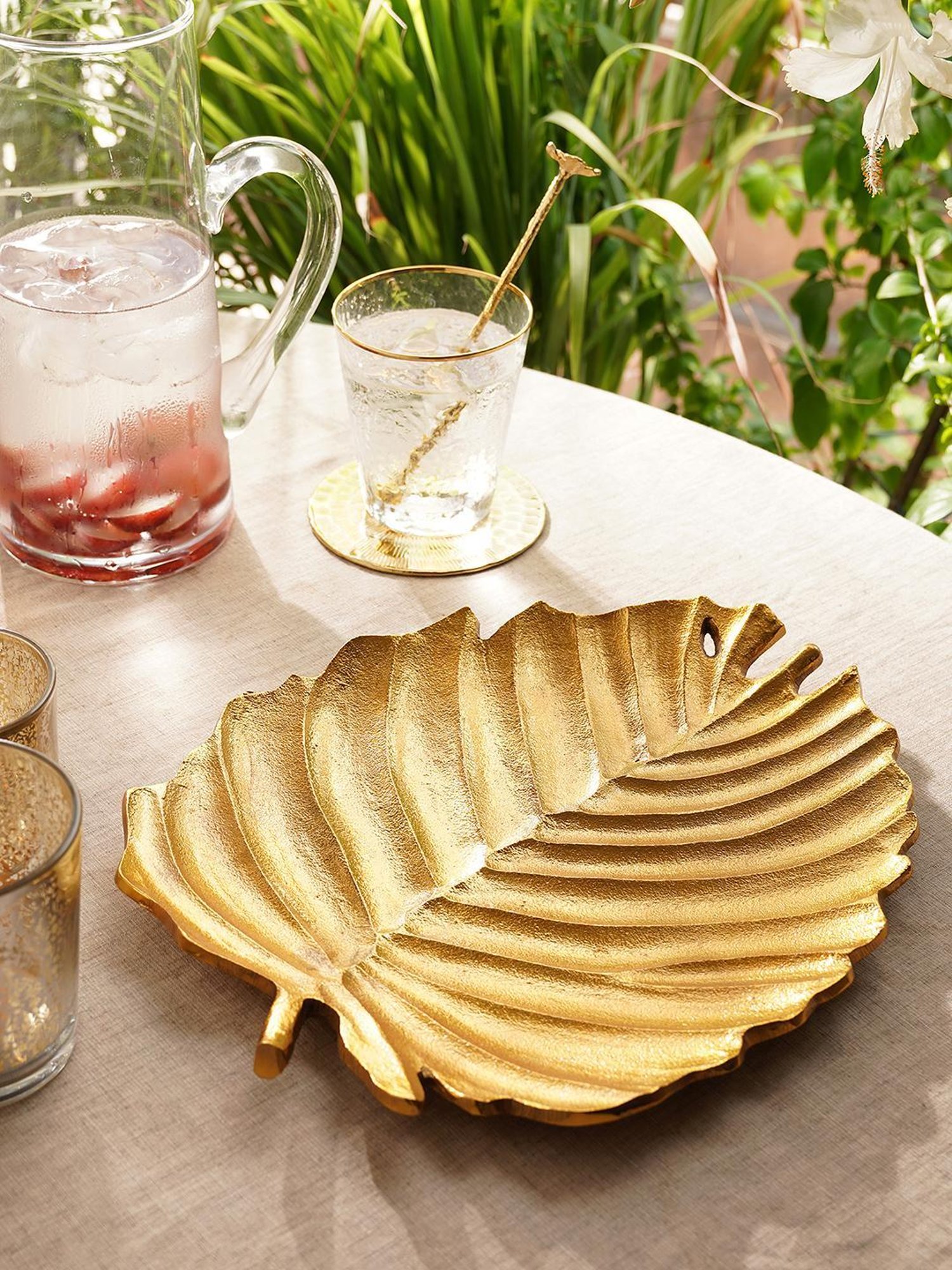 Pure Home and Living Gold Aluminium Textured Decorative Platters