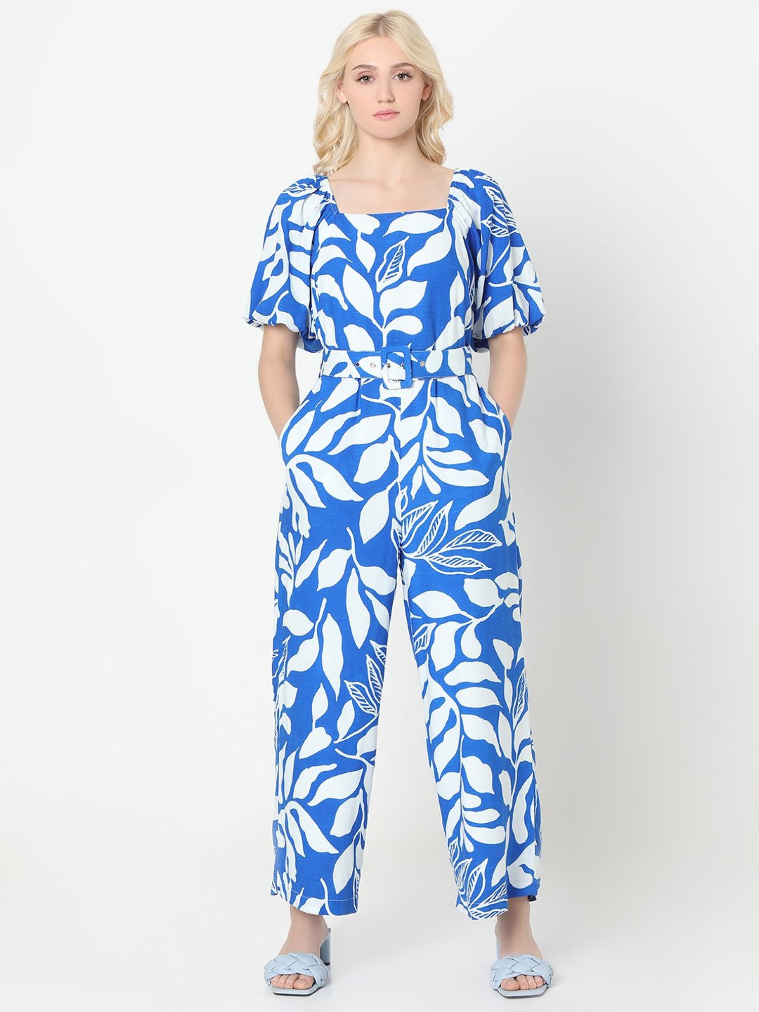 Vero Moda Blue & White Blended Printed Jumpsuit With Belt