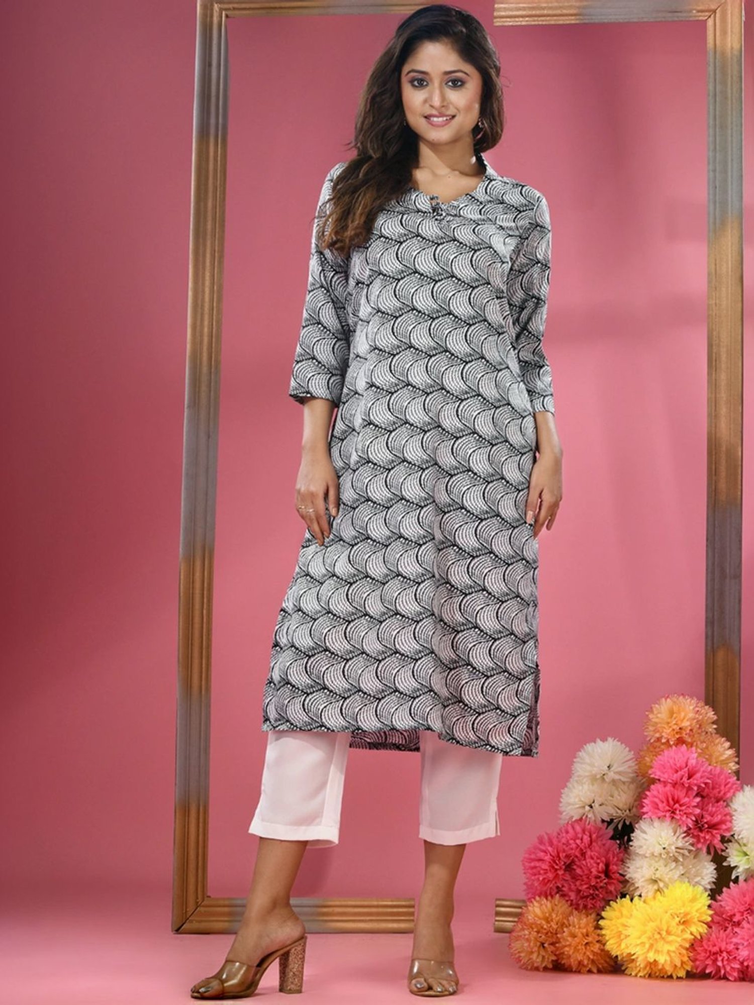 Charukriti Black Printed Straight Kurta