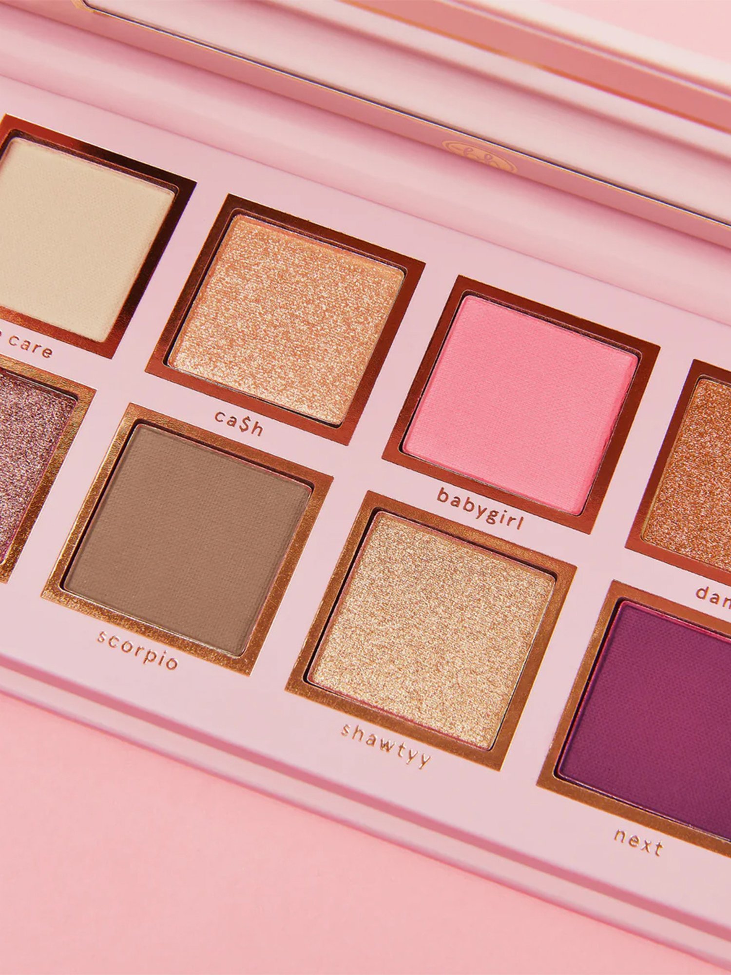 BH Cosmetics Mrs. Bella All Eyes On You Eyeshadow Palette - 8 gm