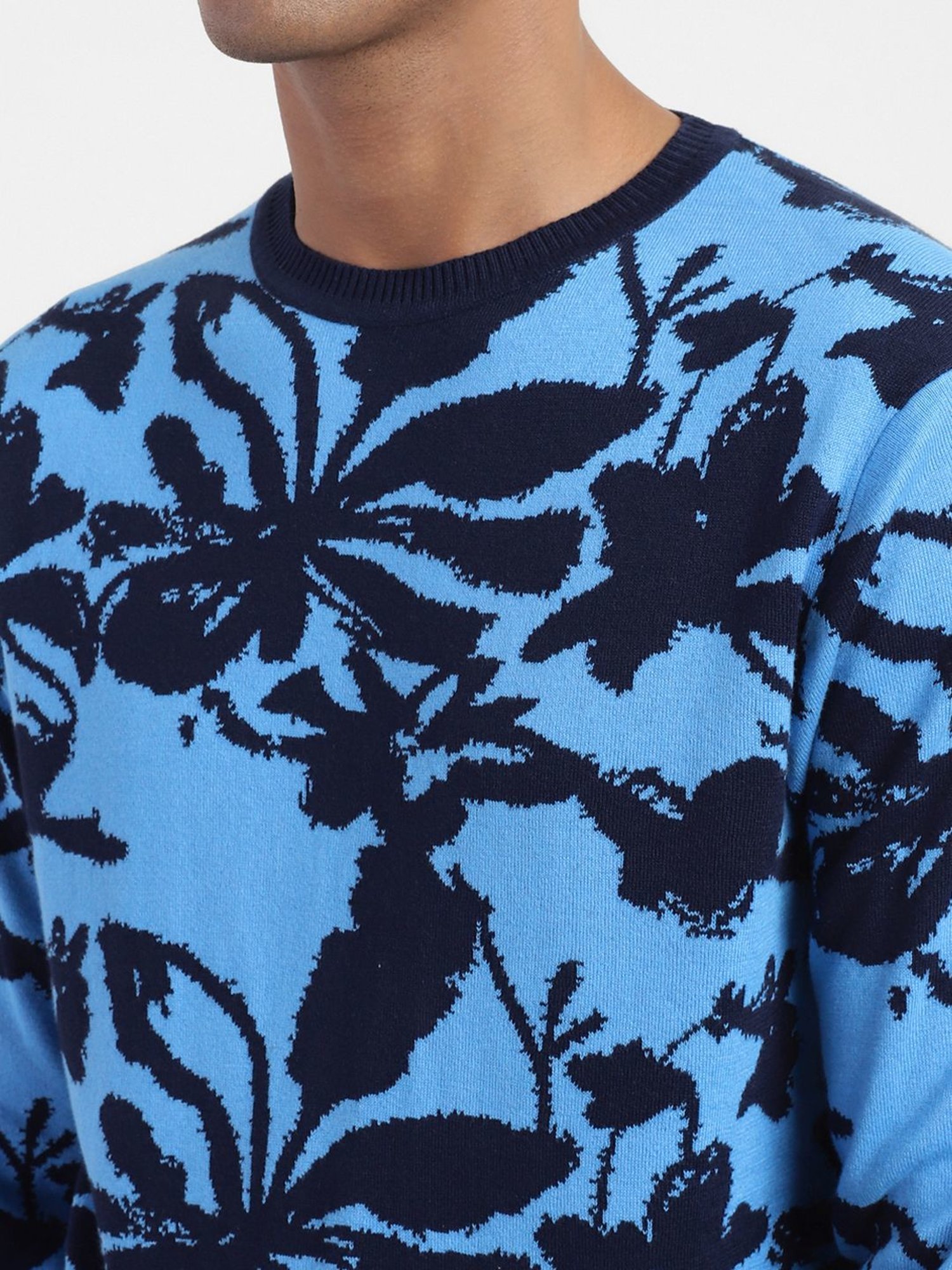 Levi'S All Aboard Blue Regular Fit Floral Print Sweaters