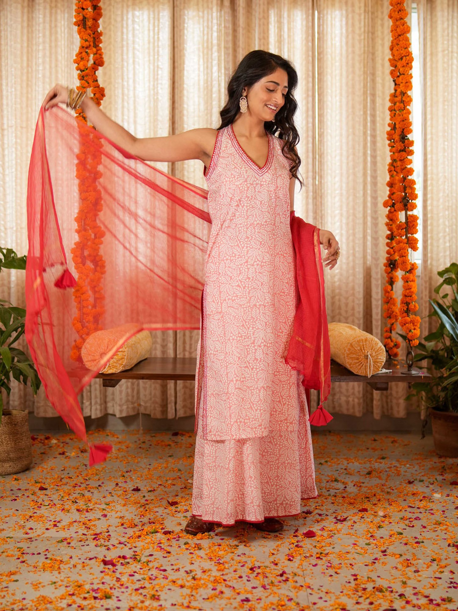 Akiso Red Cotton Kota Doria Dupatta with Scalloped Embroidered Edges with Tassel Details