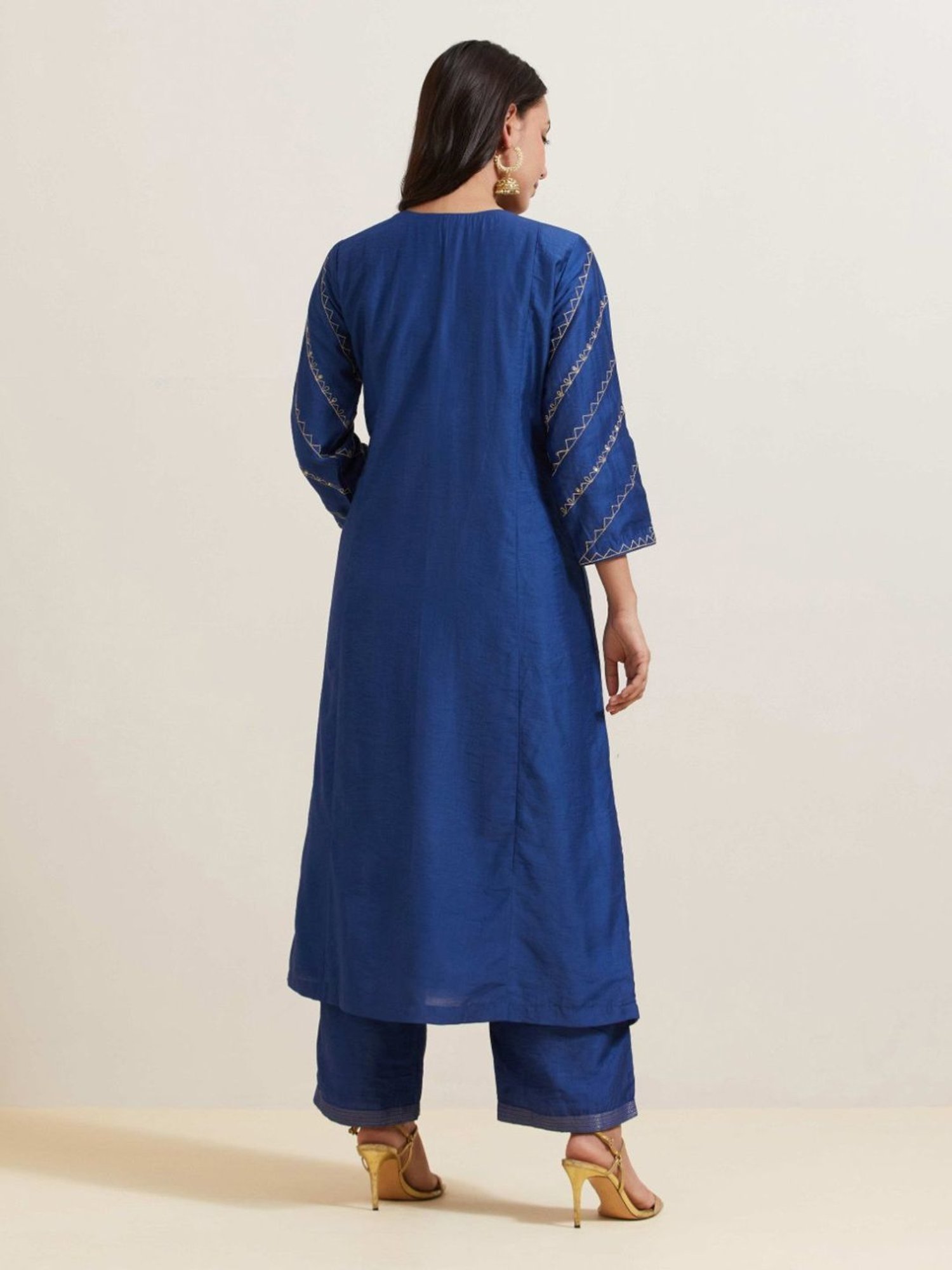 Priya Chaudhary Blue Afreen Embroidered Chanderi Silk Kurta with Pants and Shimmer Organza Dupatta