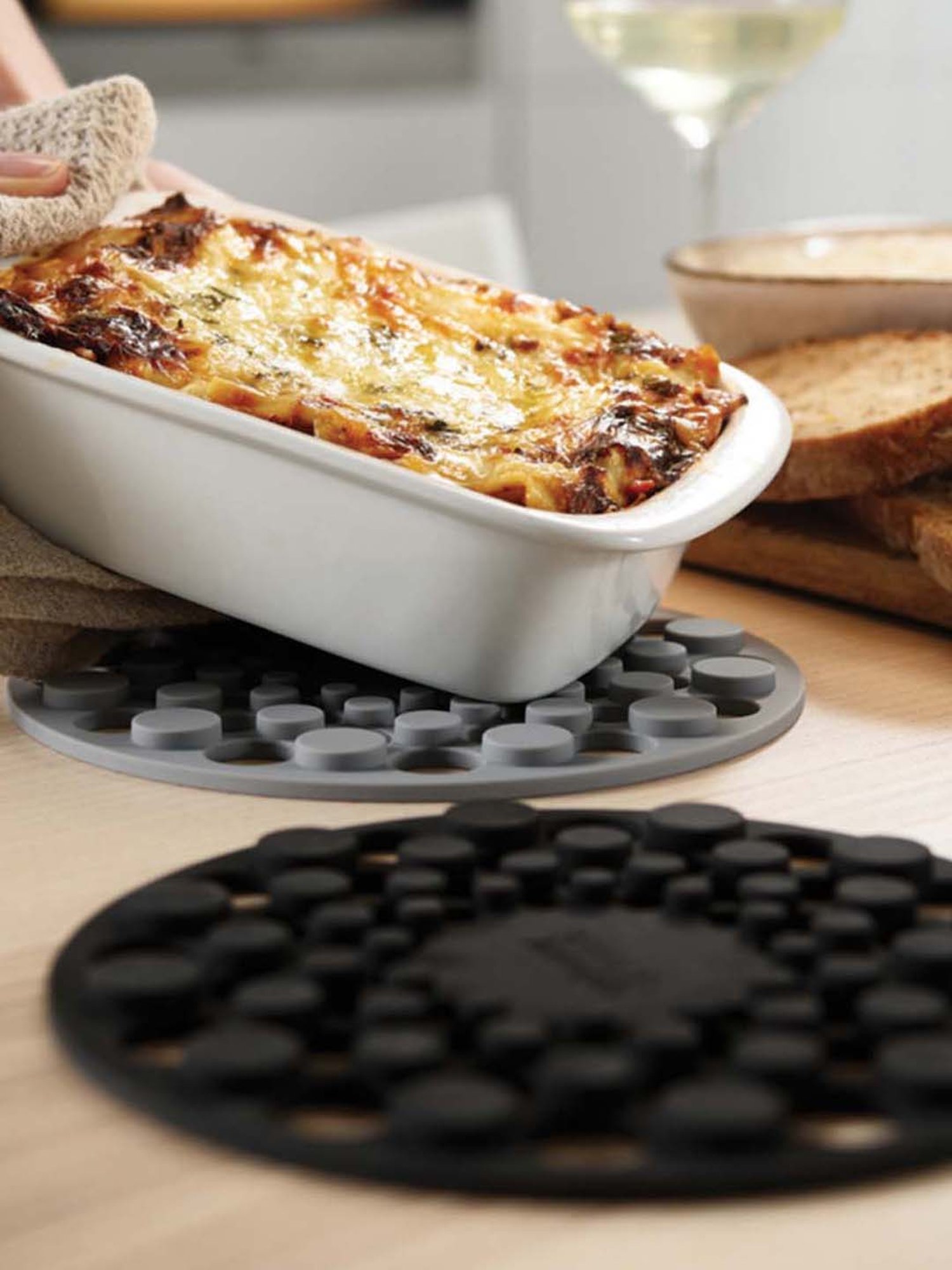 BERGHOFF Leo Pink Silicone Trivet - Set of 1