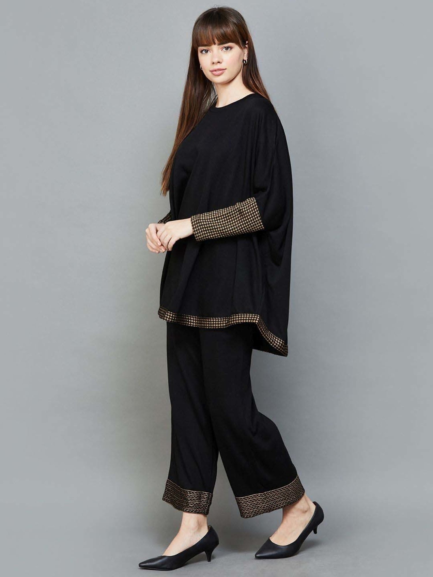 Colour Me by Melange Black Regular Fit Cape