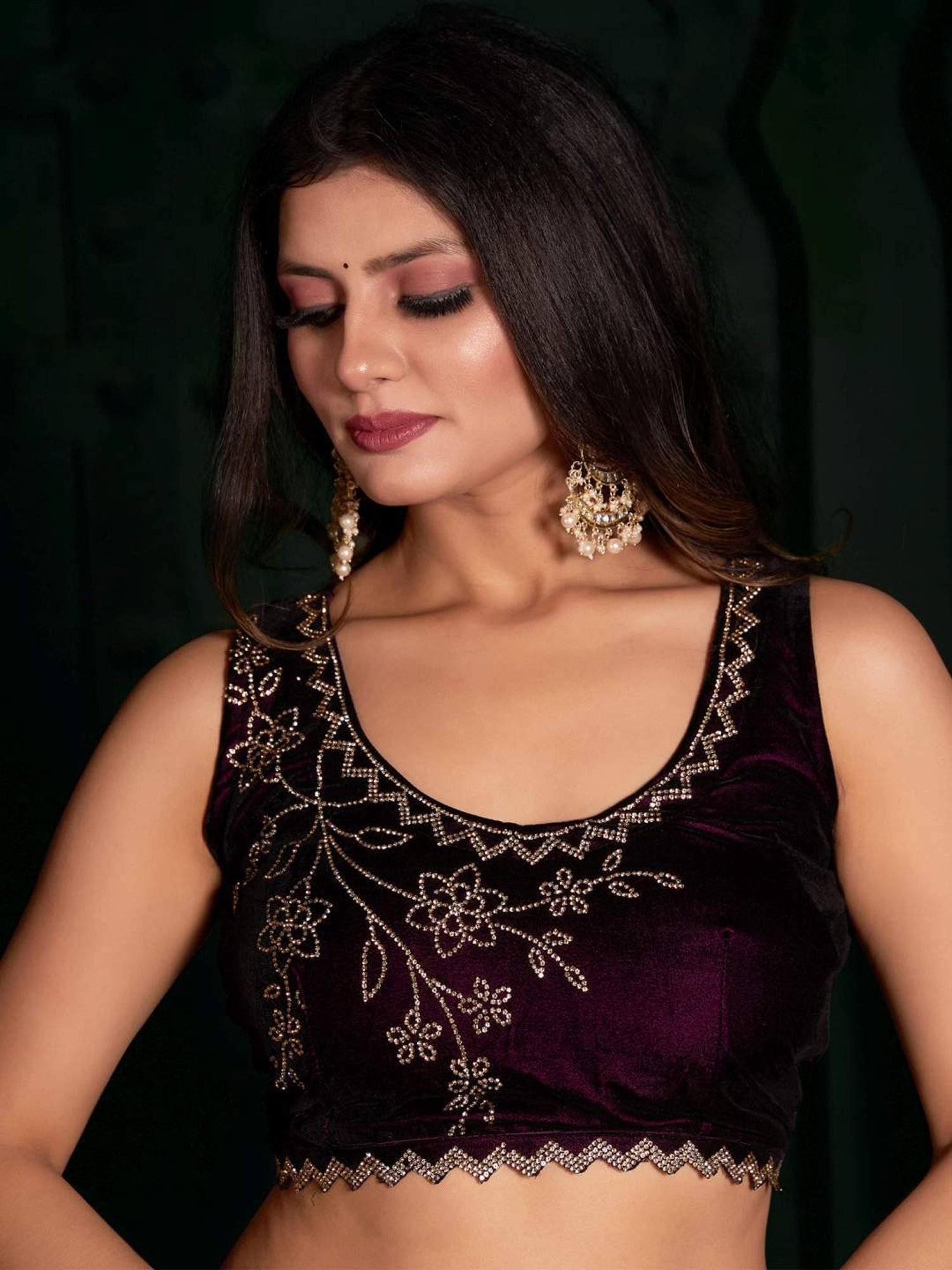 Saree Mall Purple Embellished Saree With Unstitched Blouse