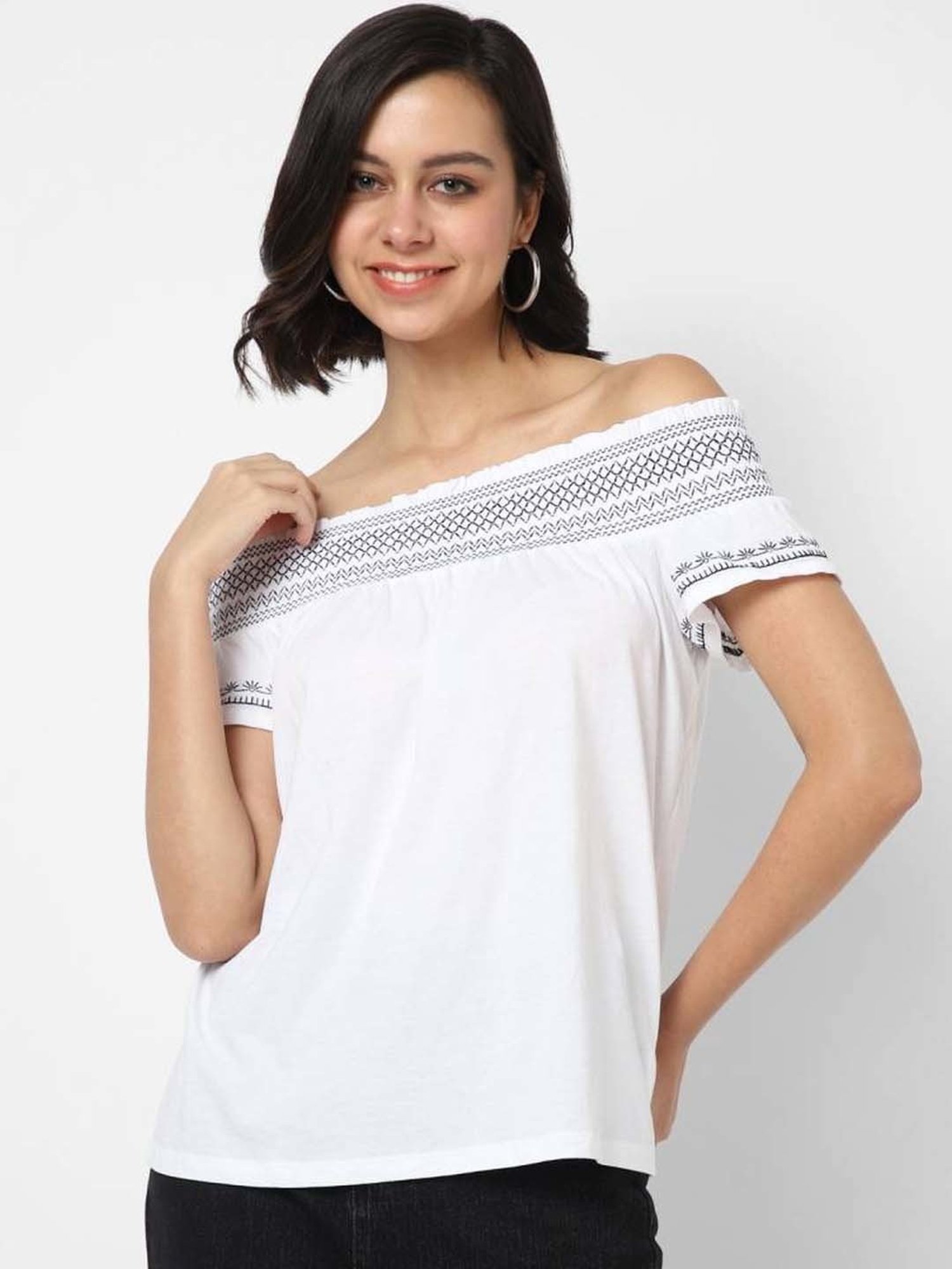 VASTRADO White Cotton Embroidered Top