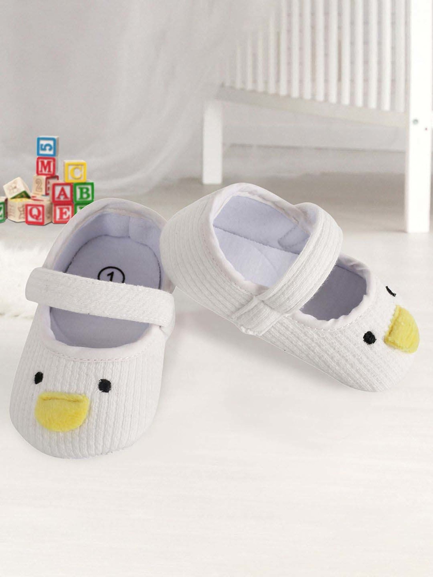 Baby Moo Kids White Casual Mary Jane Shoes