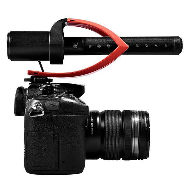 Comica CVM-V30-PRO Super-Cardioid Directional Shotgun Mic with 3.5mm Jack, Red