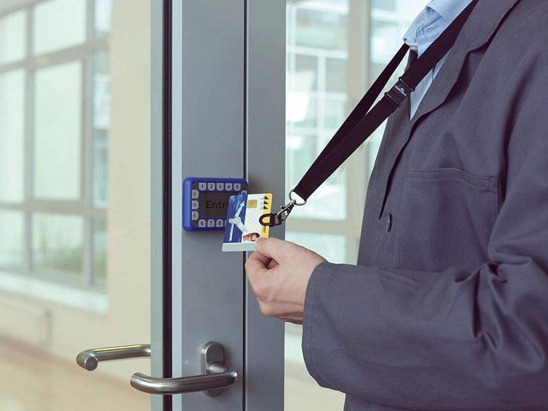 DURABLE Tension Fit ID Gripper with Lanyard, Black, 10-Pack (818701)