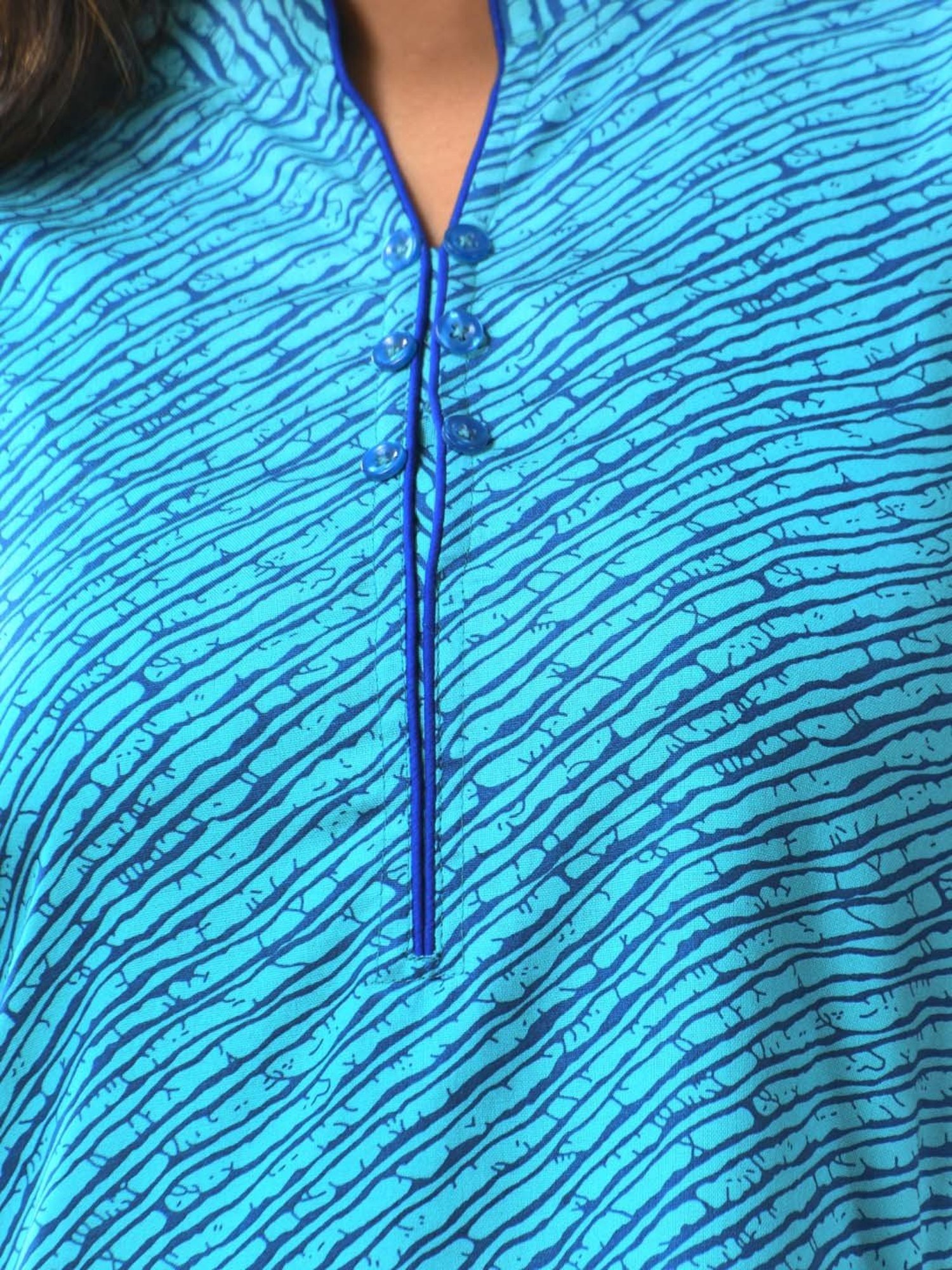 CHARUKRITI Blue Printed Straight Kurta