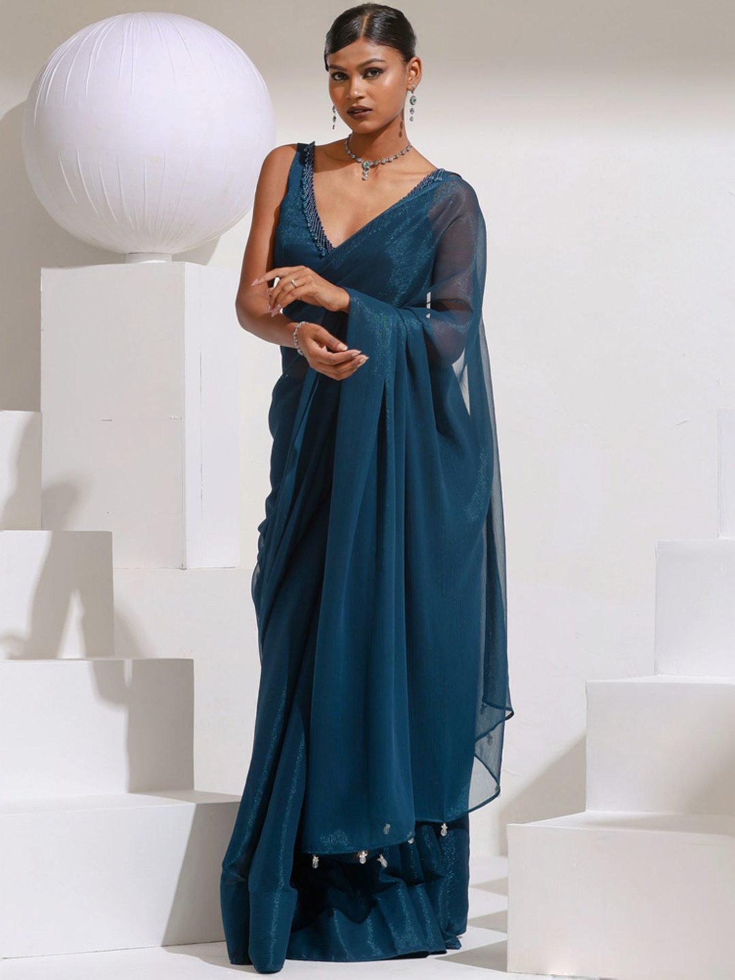 Swtantra Blue Plain Saree With Unstitched Blouse