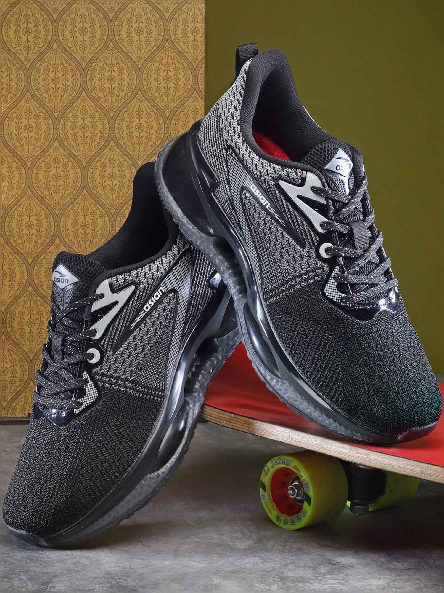 Asian Men's Black Running Shoes