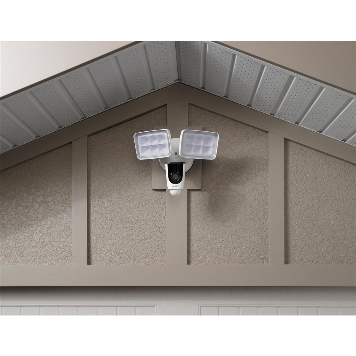 Lorex V261LCD-E 2MP 1080p 2-Way Audio Indoor/Outdoor Wi-Fi Floodlight Camera