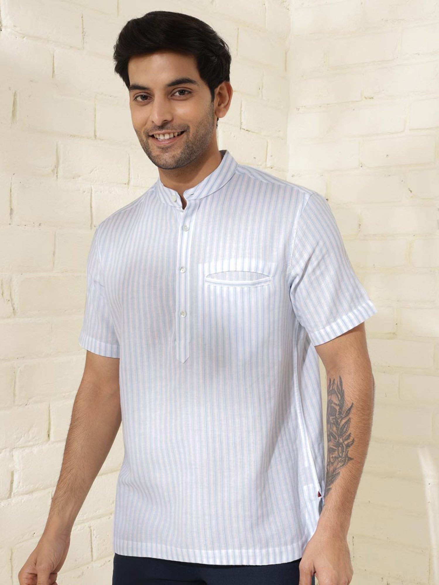 Fabindia White & Blue Slim Fit Self Design Short Kurta