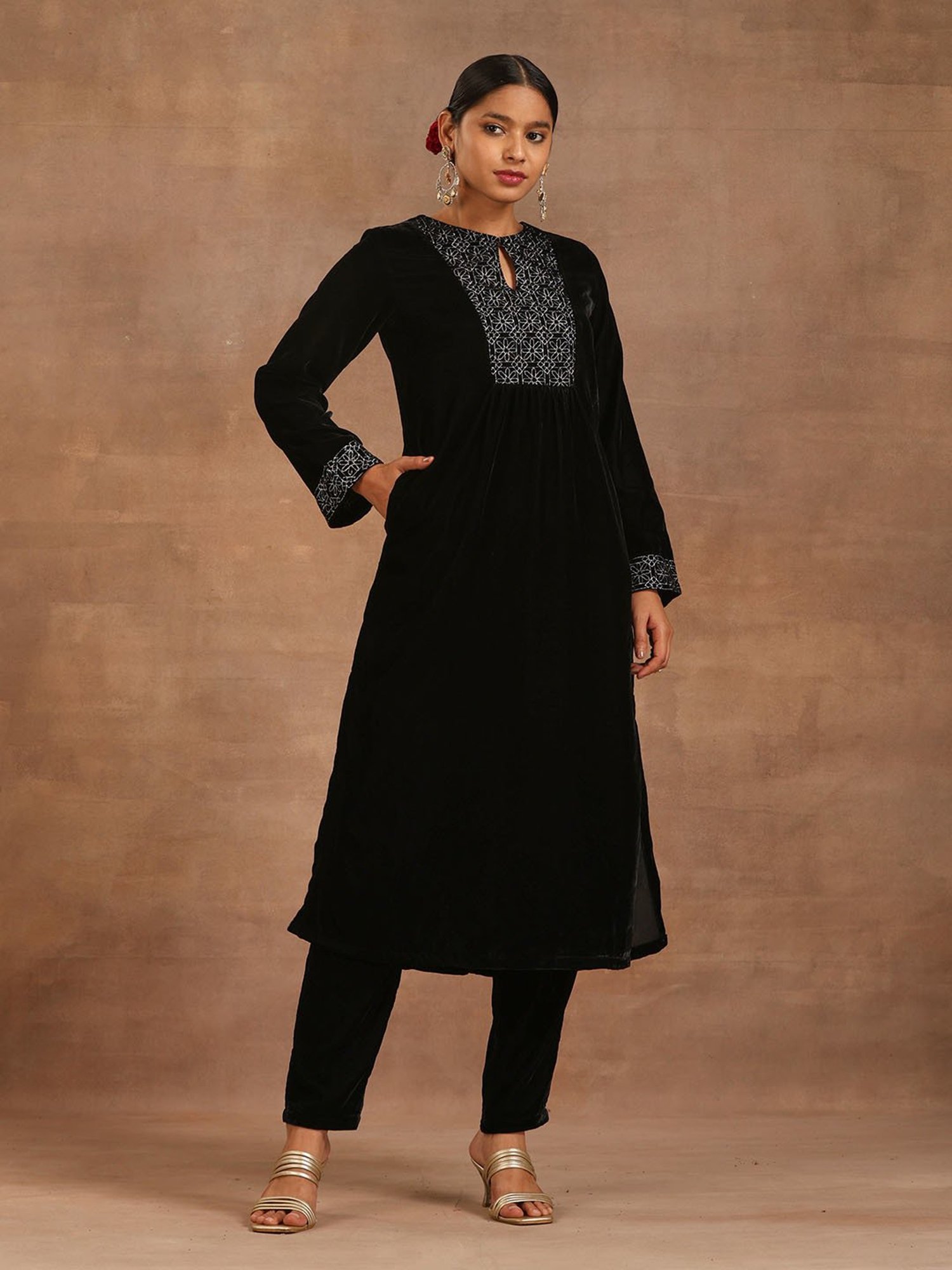 true Browns Black Velvet Embroidered Straight Kurta