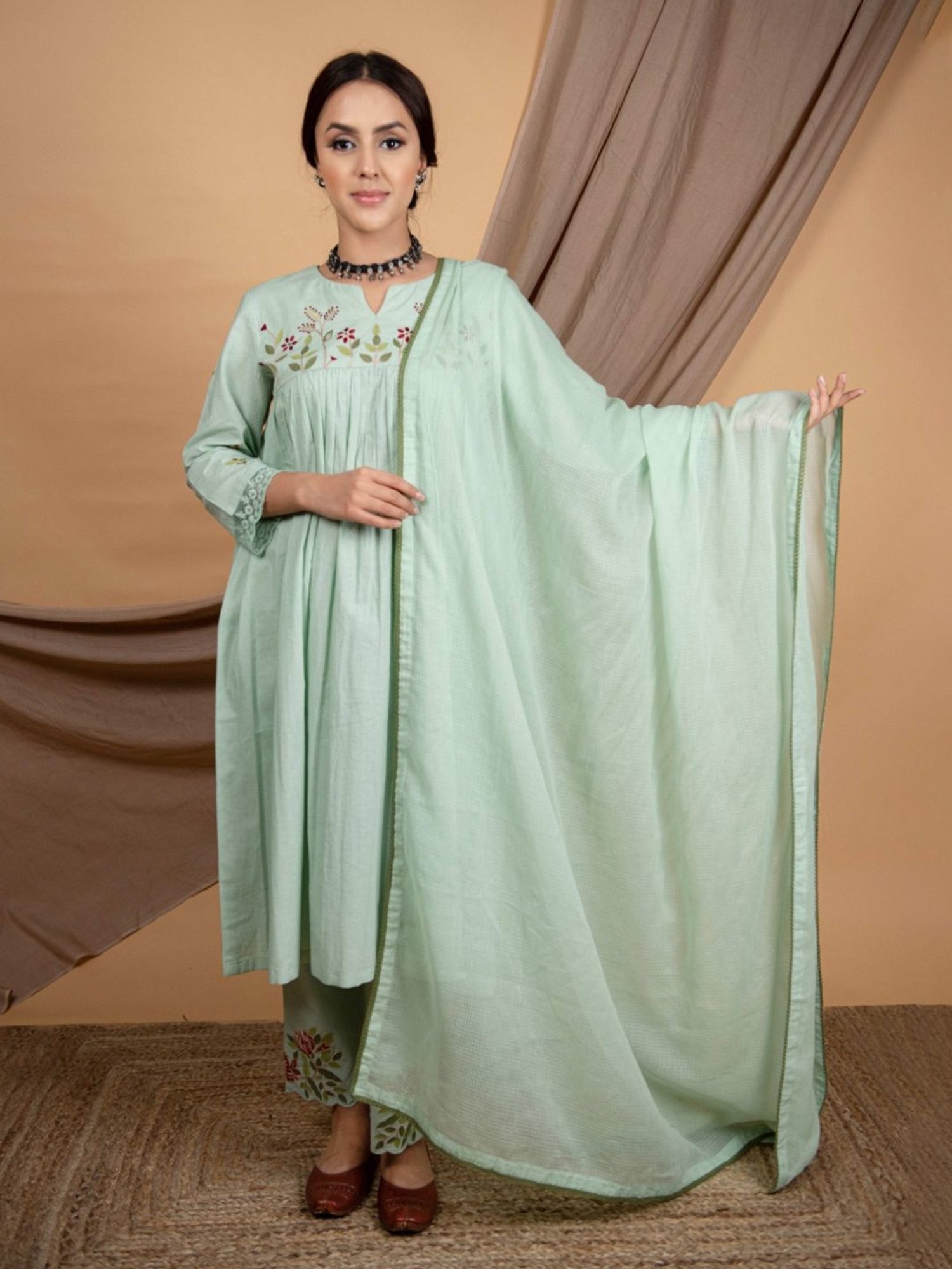 Priya Chaudhary Green Nargis Hand Embroidered Cotton Kurta