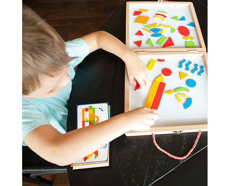  Fat Brain Toys Magnetic Creation Station FB222-1