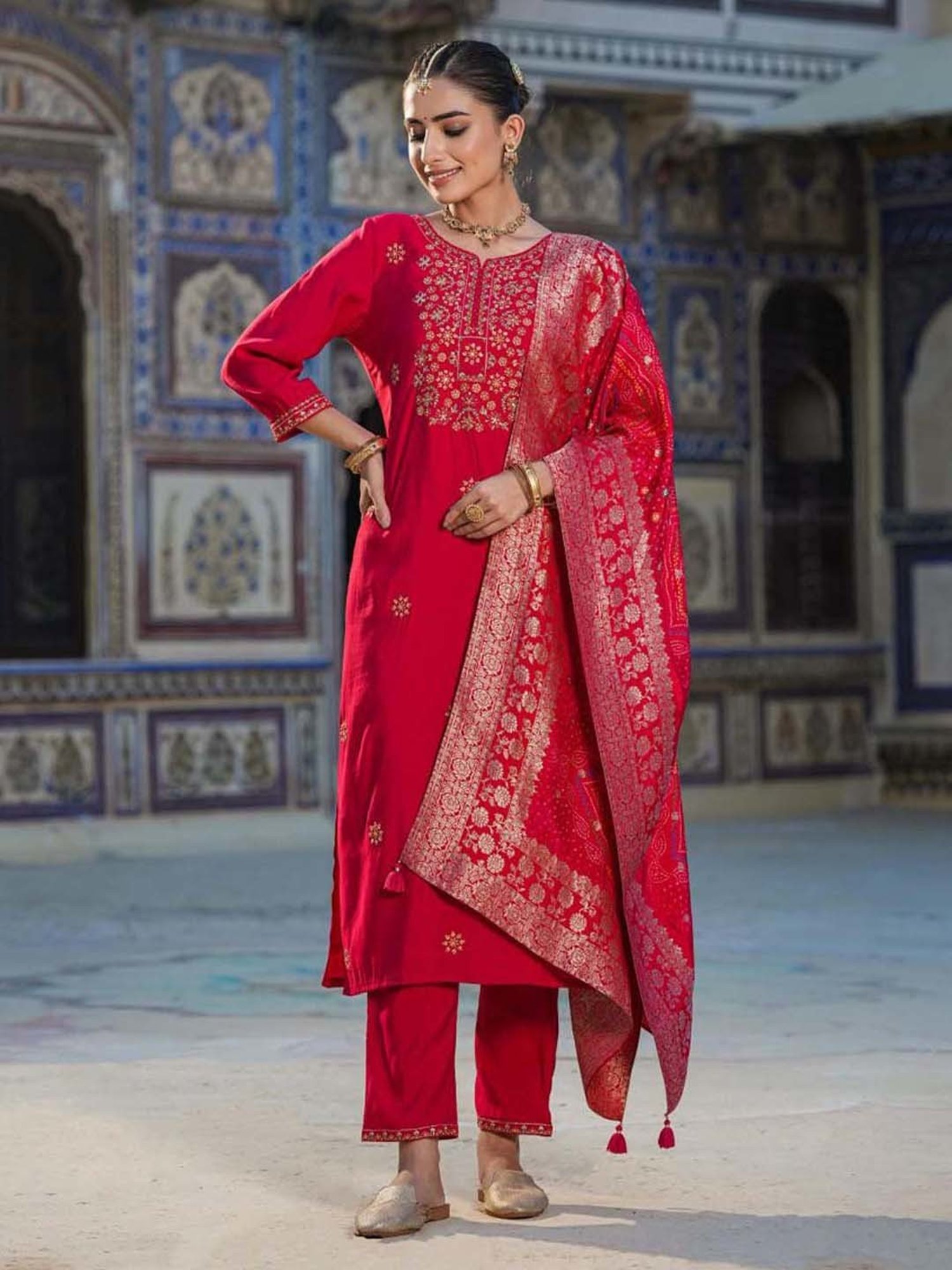 SCAKHI Pink Embroidered Kurta Pant Set With Dupatta