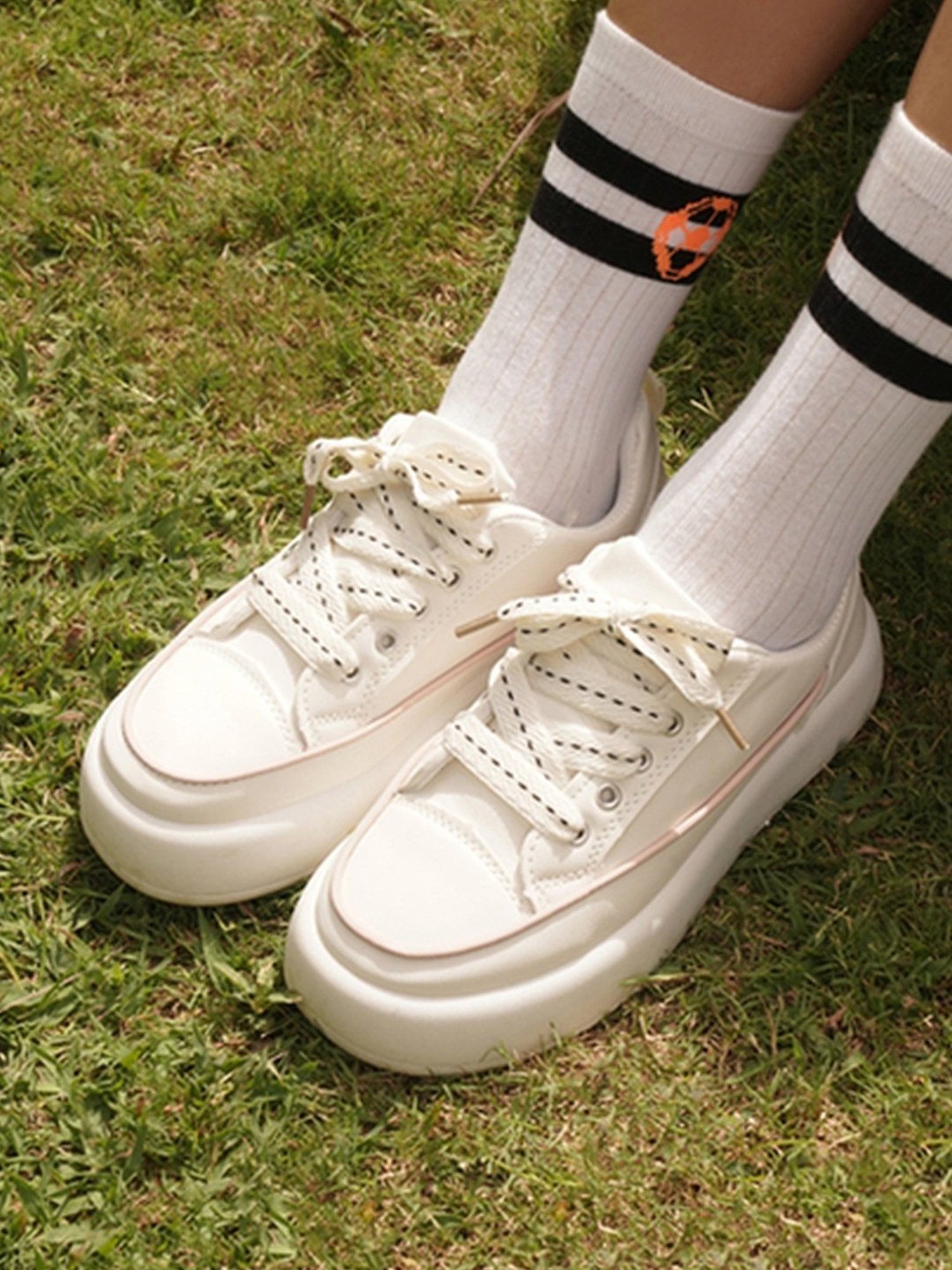 The White Pole Women's White Casual Sneakers