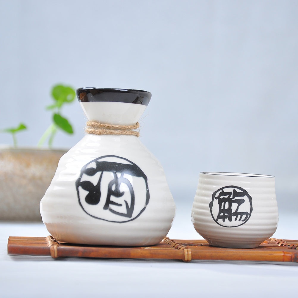 1 Set Japanese Style Sake Pot Wine Cup Kit Chic Ceramic Sake Pot Wine Cup Kit Sake Bottle Wine Cup Set Elegant Japanese-type Wine Sets Set for Kitchen
